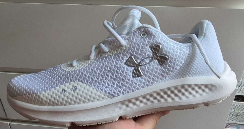 Чисто нови бели маратонки Under Armour (номер 43) - Супер цена!