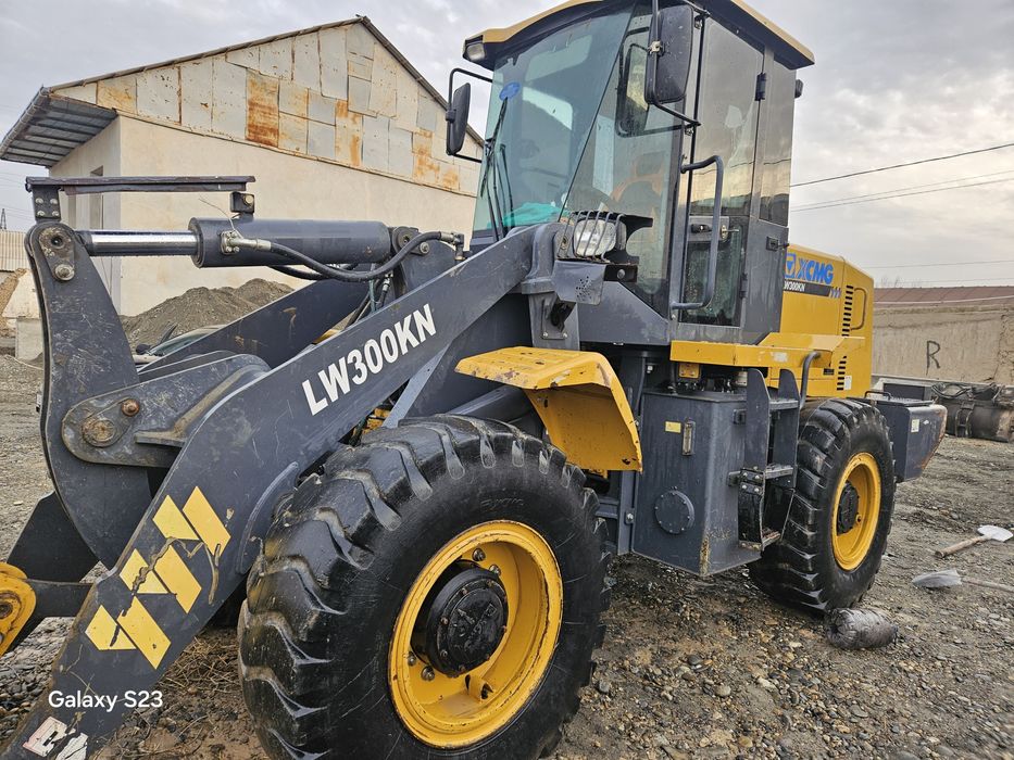 Погрузчик сотилади