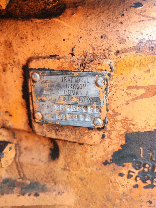 Tractor Universal 650