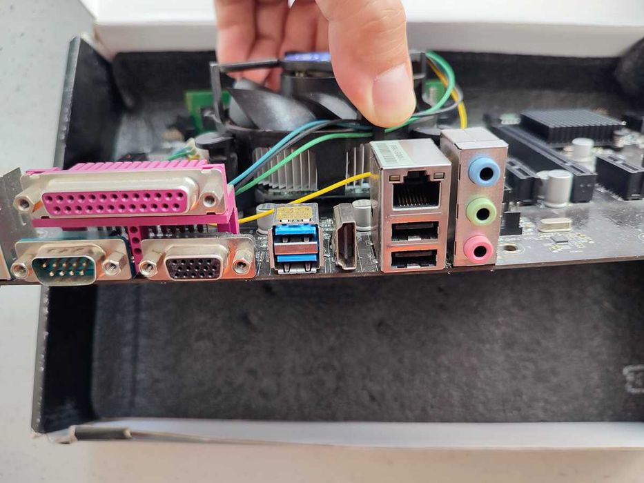 Дънна платка Аsrock H81 Pro BTC със процесор и памет