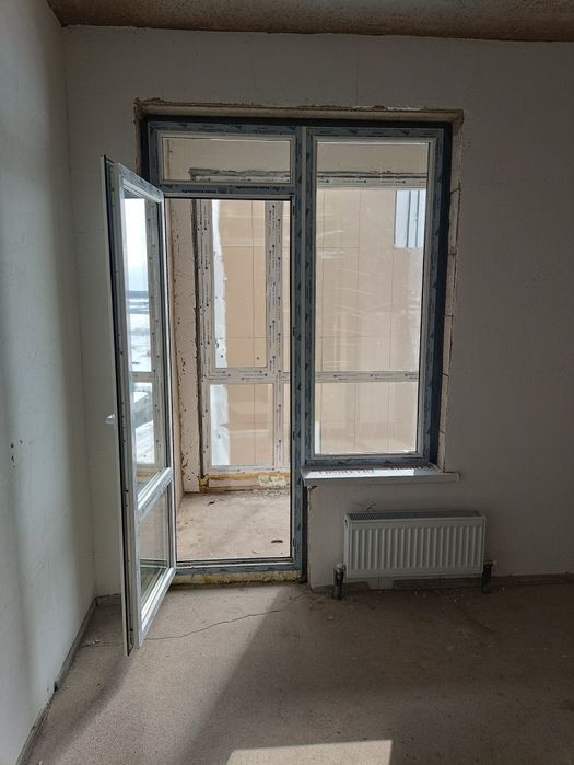 Пластиковый окно и дверь