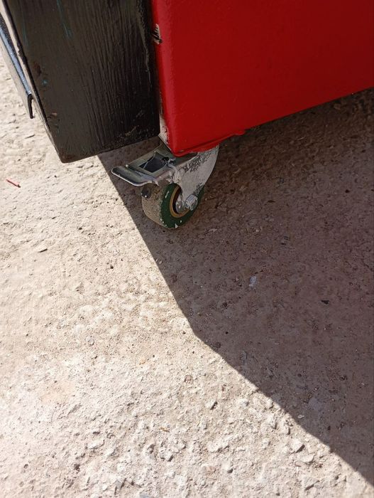 Холодильник, большой