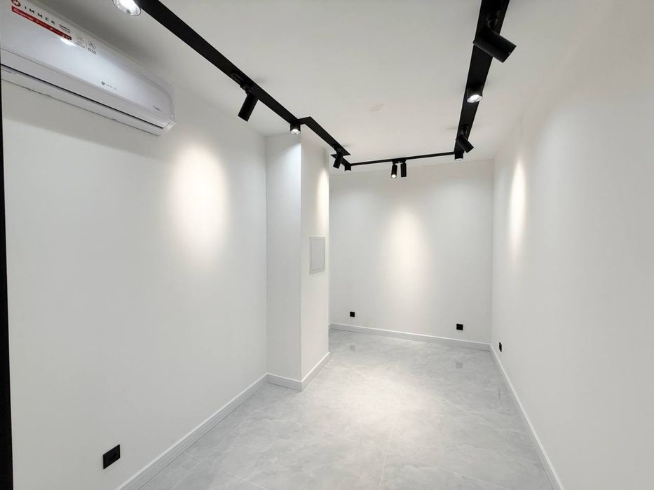 11-квартал Алладин Кафе | 70кв - нежилое помещение вдоль дороги Продаж