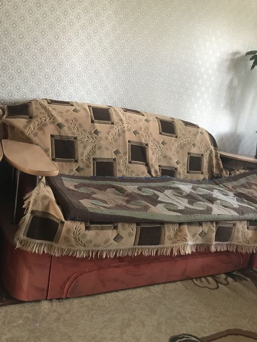 Продаю диван с креслом