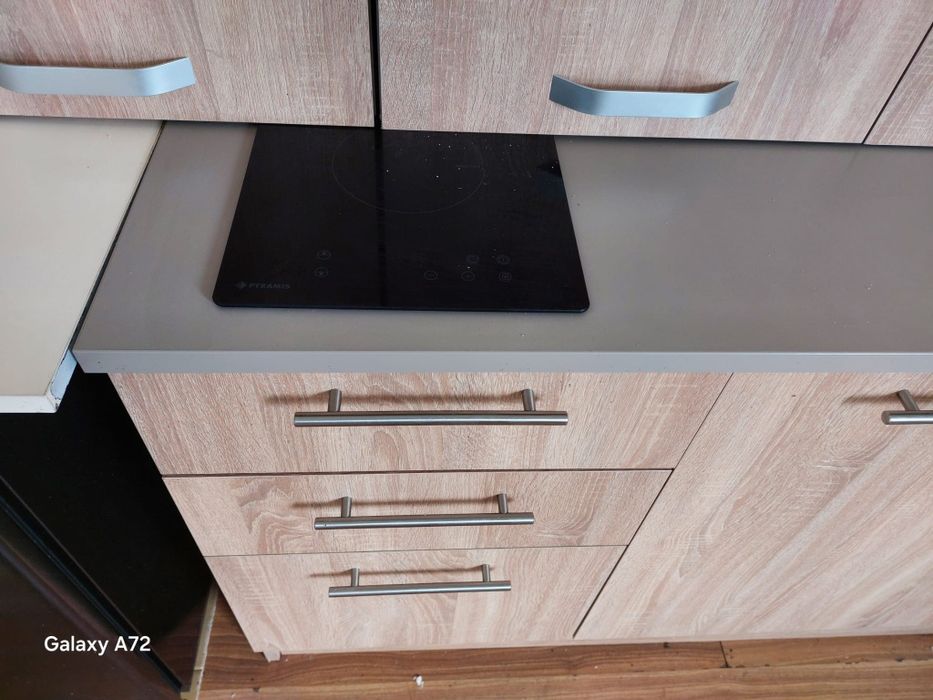 Mobilier bucătărie complet (2m) + electrocasnice – stare excelentă