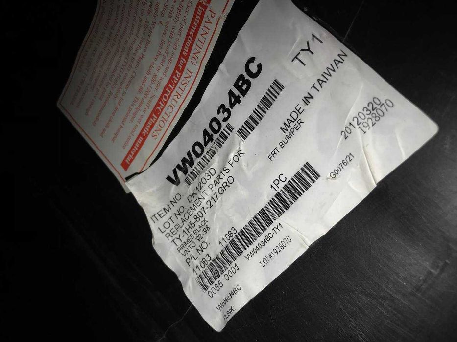 Передний Бампер VW Vento  92-98 VW04034BC