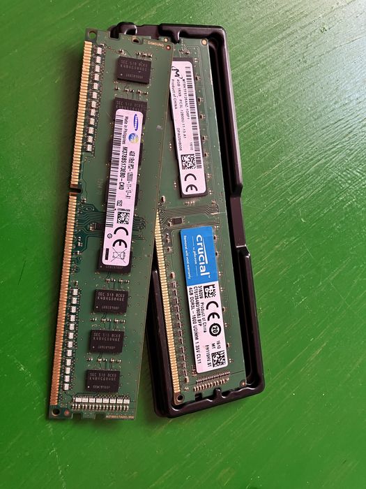 OZU DDR 3 4 Gb ОЗУ ДДР 3 4 ГБ есть 2 штуки