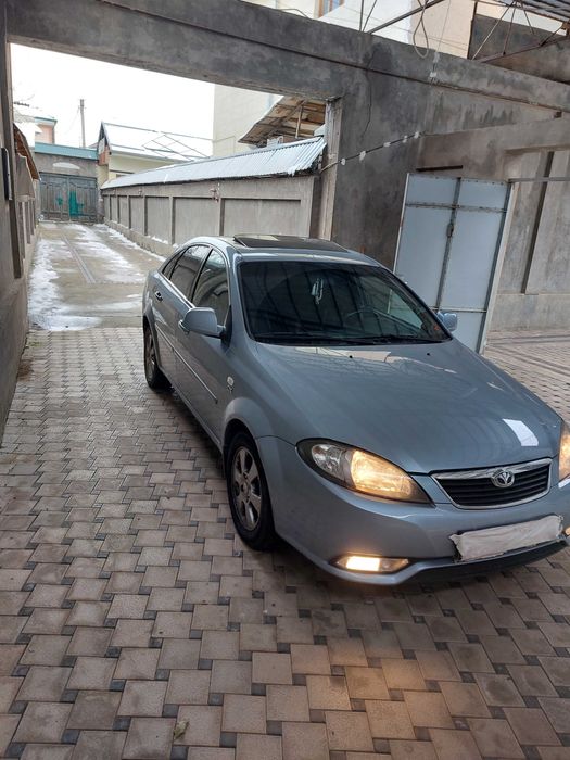 Автомобиль ласетти