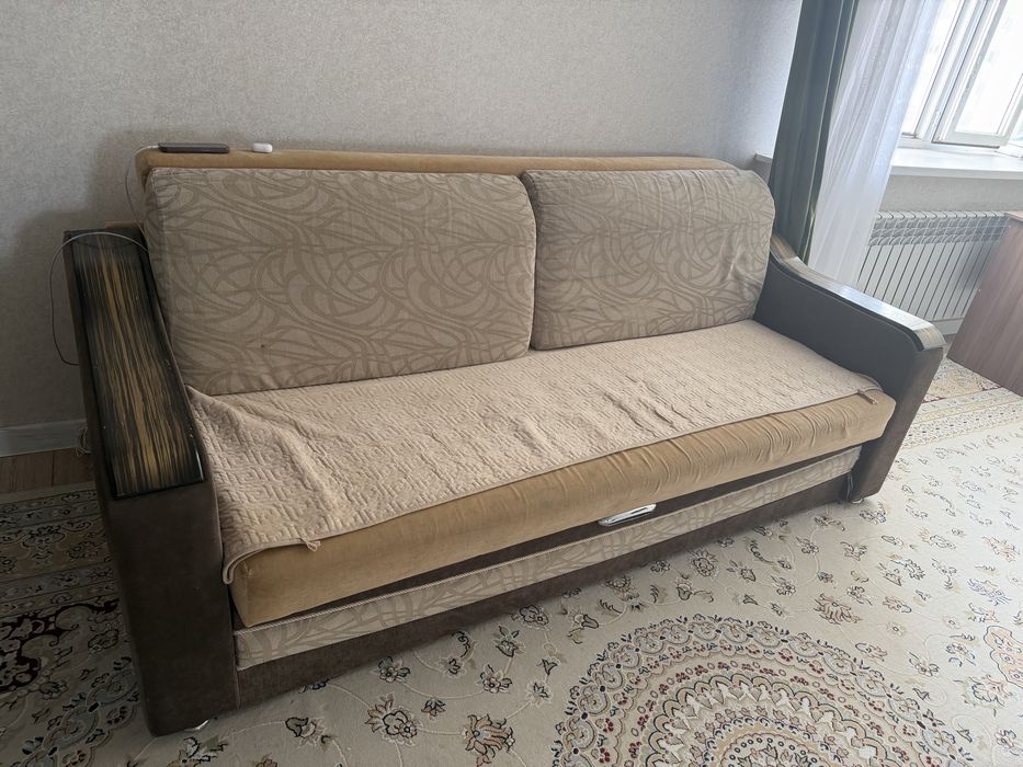 Продается диван,хороший
