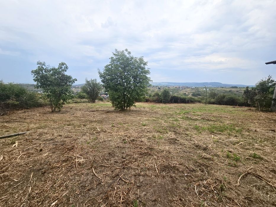 Casa 220 mp   ÷  gradina 860  mp intravilan Manastirea Cetatuia Iasi