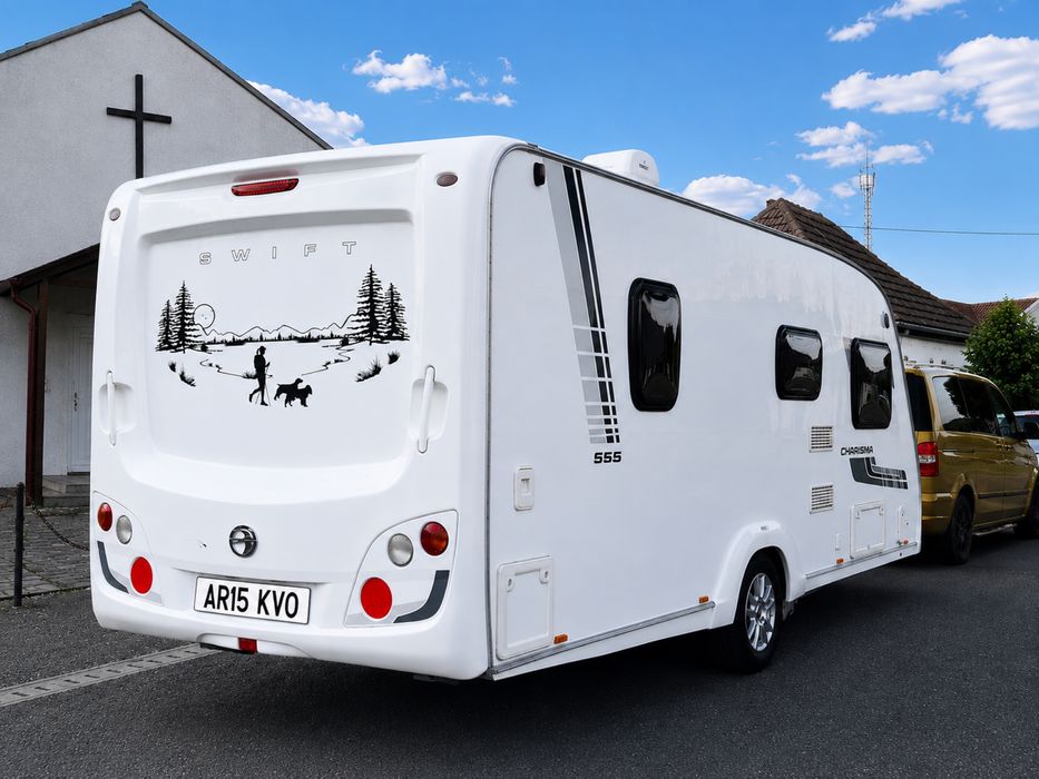 Vand Rulota Caravana Swift Charisma  2009  Pat Fix Matrimonial  Motor mover