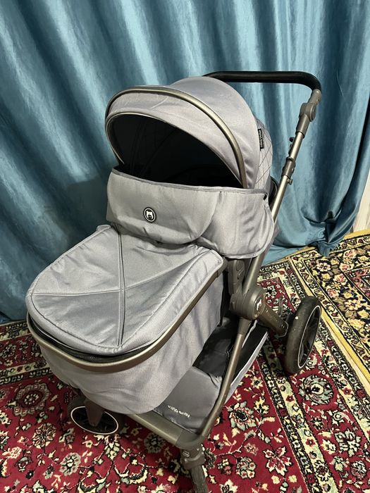 Продается ңоляска Ining BABY