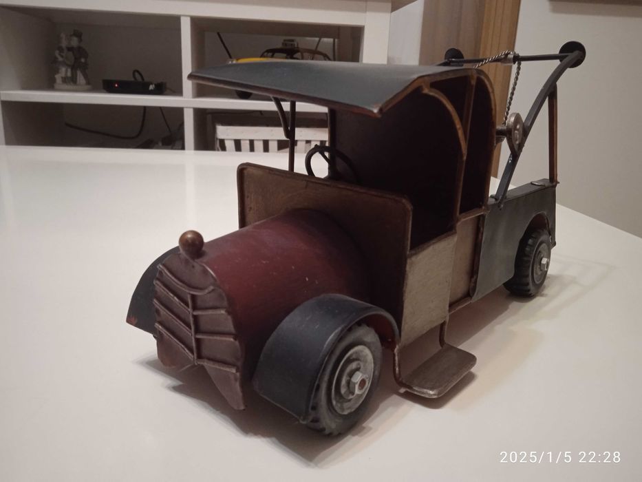 Голяма метална кола, Керамична коледна къща кутия, Преспапие коледно.