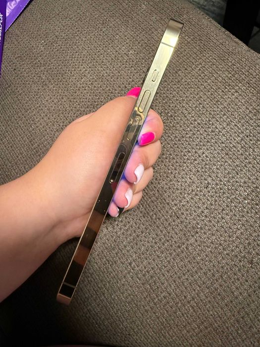 iPhone 13 Pro Max 128GB + 10бр. калъфи и стъклен протектор