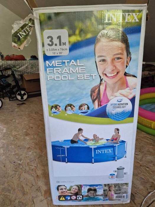 Piscina 305x76, cu filtru și copertina