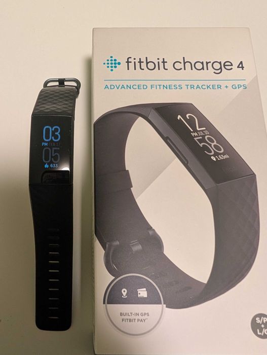 Фитнес гривна Fitbit Charge 4