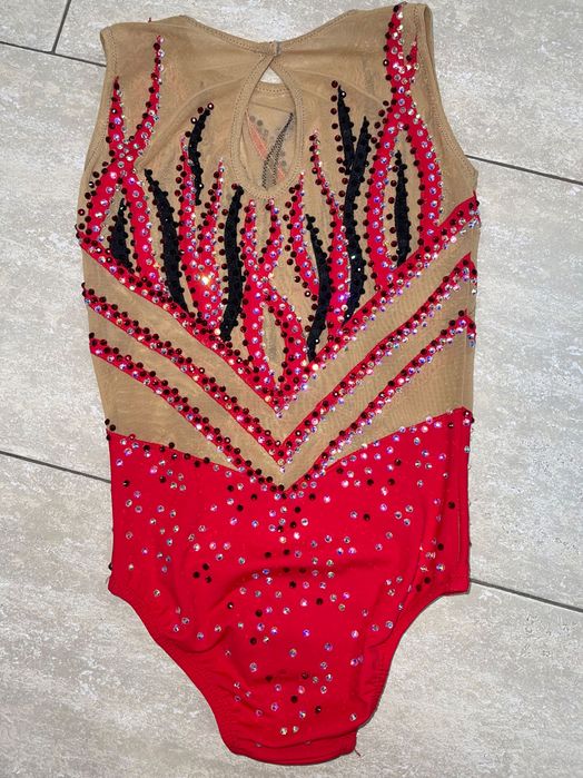 Страхотно трико за художествена гимнастика