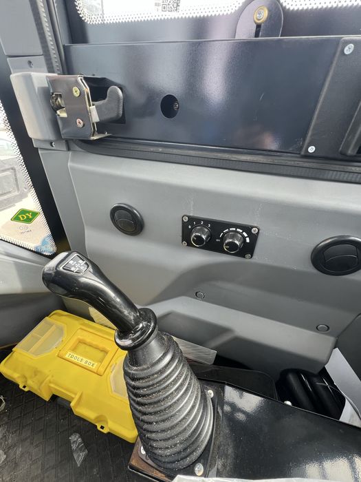 Фронтальный погрузчик