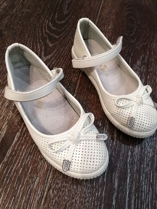 Продам обувь на девочку