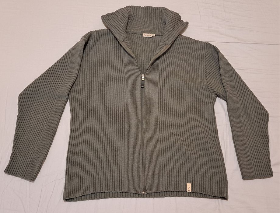 Пуловери и жилетки
Esprit , kenvelo . Adidas . Blue petrol