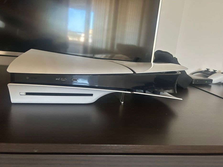 Ps5 slim със контролер