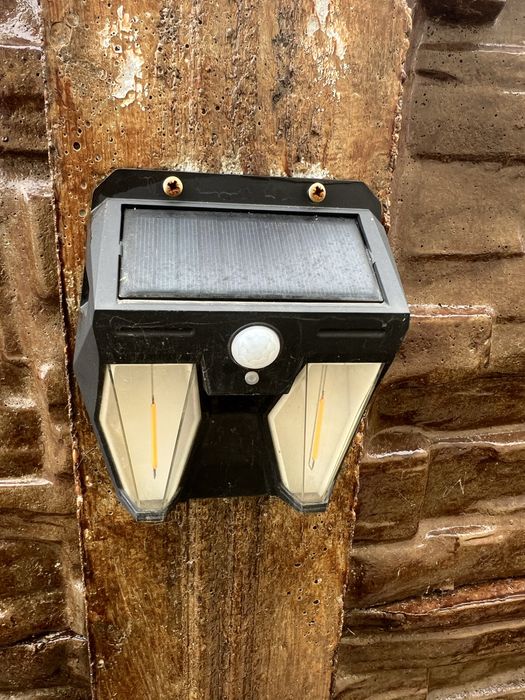 Corp iluminat exterior incarcare solara