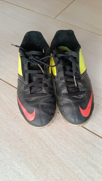 детски футболни обувки гъсенички бутонки Nike размер 33 номер, дължина на стелката 20.5см