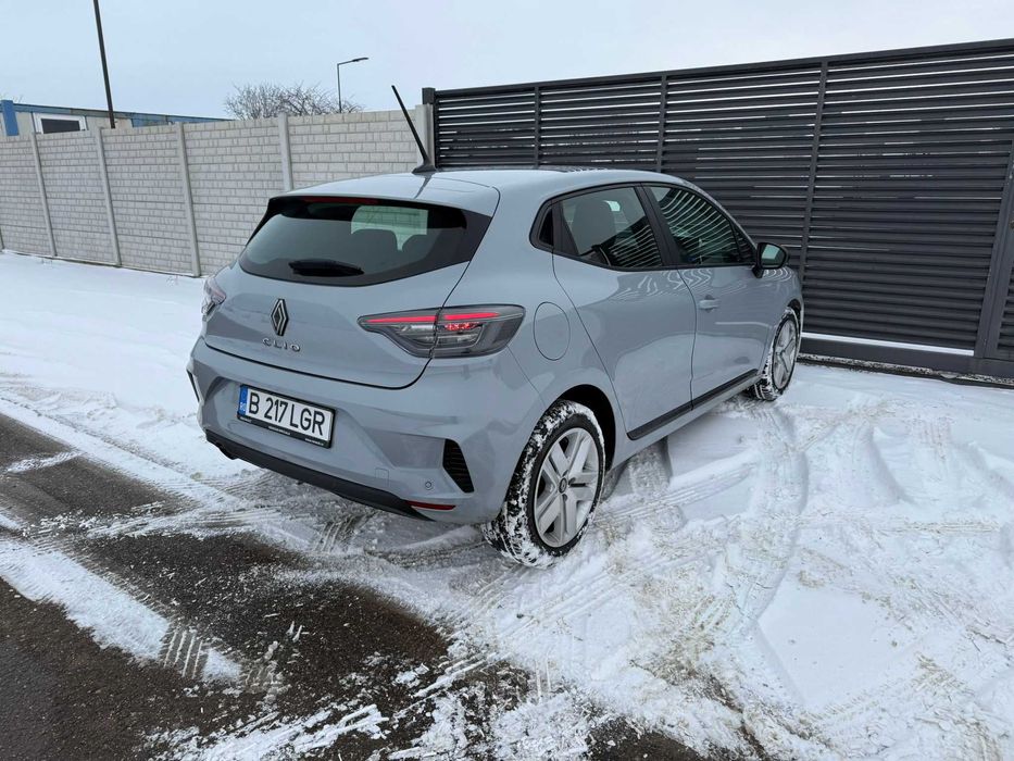 Renault Clio 5 facelift avariat