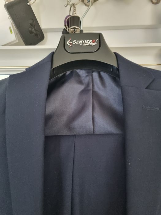 Costum elegant pt.evenimente purtat o singura data