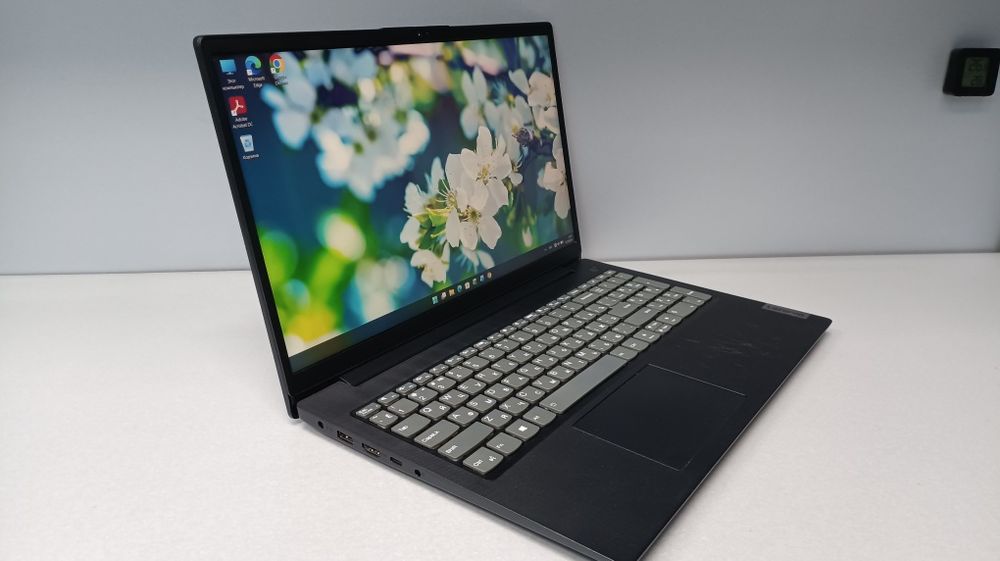 Ноутбук Lenovo v15 g3 ABA