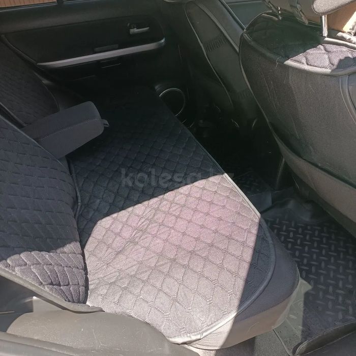 Продам  Suzuki Grand Vitara 2010