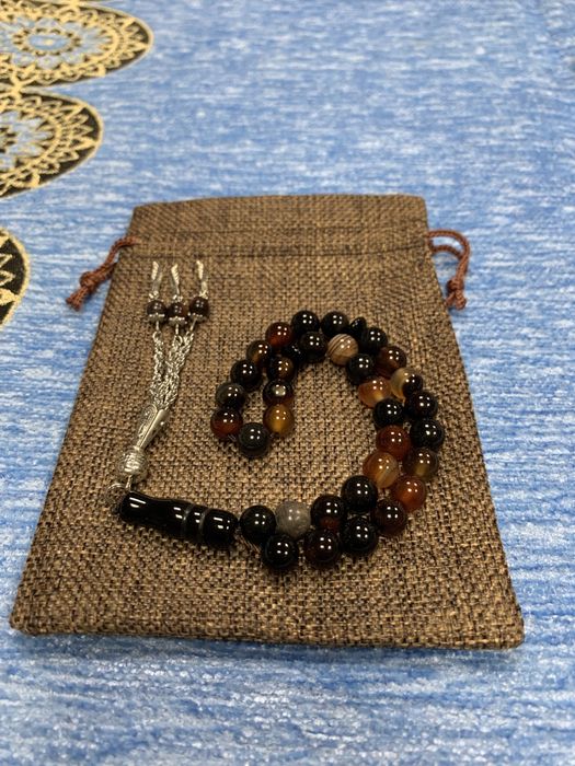 Четки с камнями