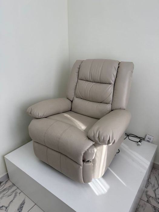Продам электрическое педикюрное кресло