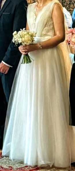 Rochie de mireasă simplă și elegantă