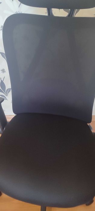 Чисто нов офис стол