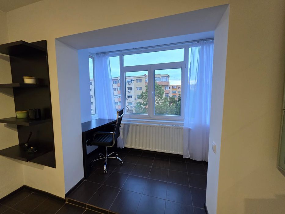 Închiriez apartament banatului