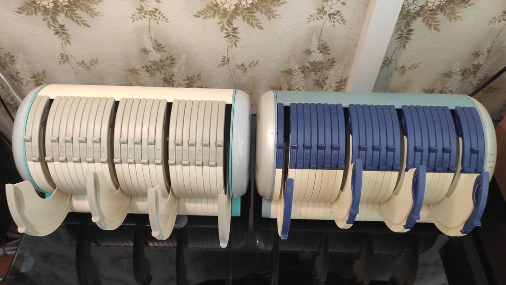 CD box - хранилище для дисков CD, DVD