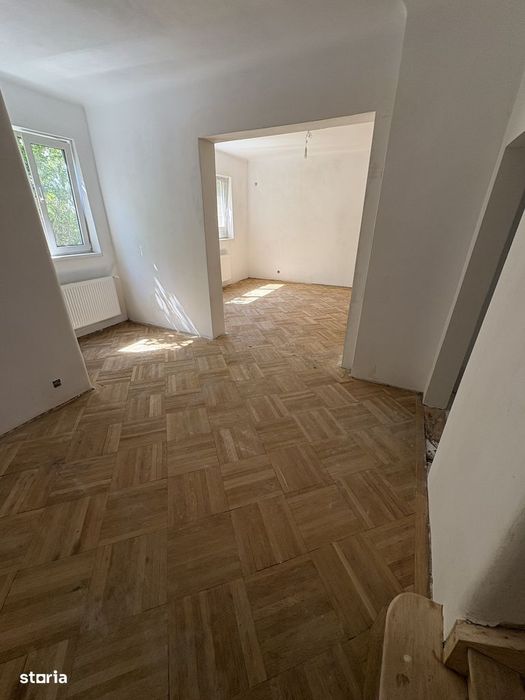Vila 8 camere in cartier exclusiv de vile, bd Decebal