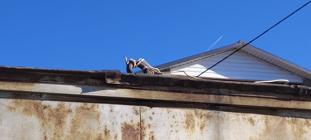 Продаются вагончик и бочка