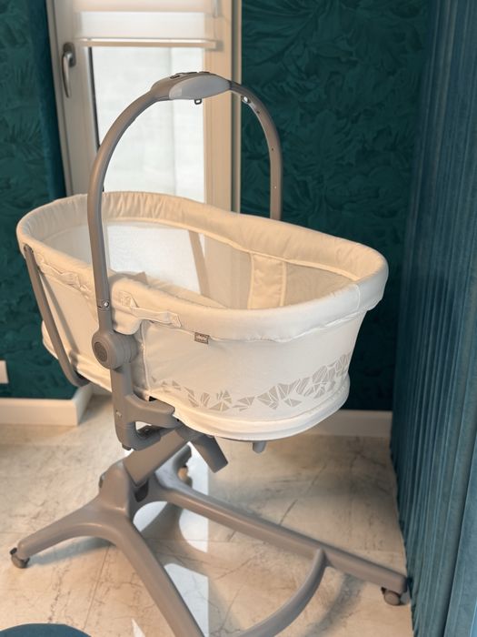 Vând Chicco Baby Hug 5-in-1, folosit foarte putin, in stare excelentă.