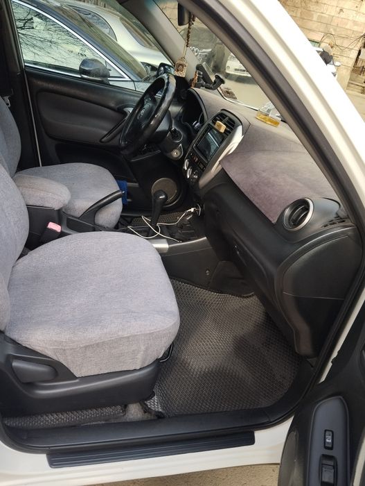 Продам Рав4 2005