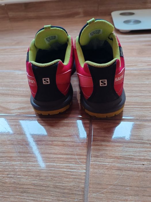 Adidași Salomon mărimea 39 1/3