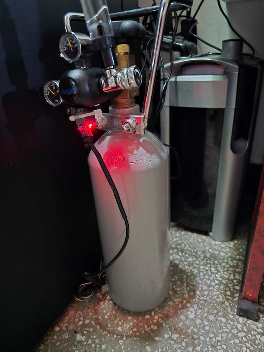 Butelie co2 pentru acvariu, cu reductor cu electrovalva