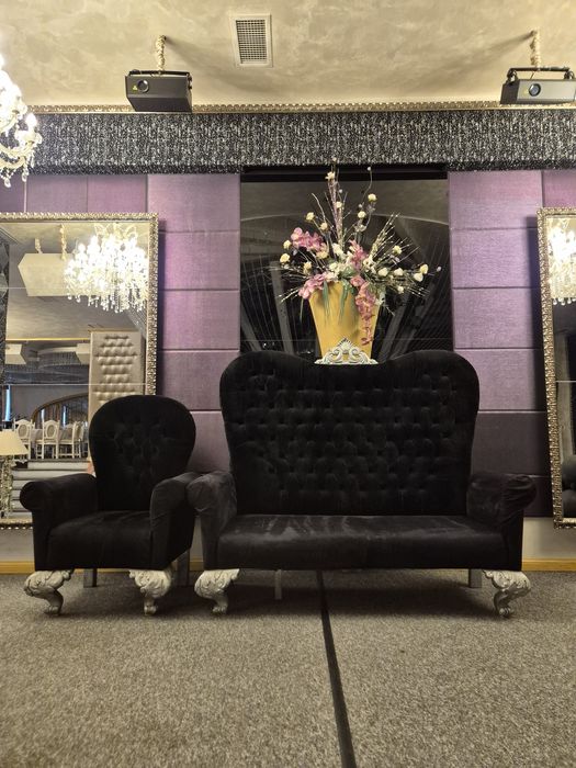 Canapele si fotolii regale