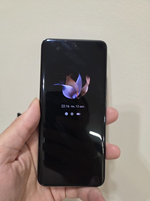 Honor 90, 12/512 GB.