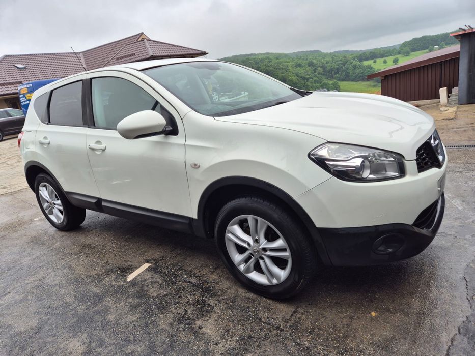 Dezmembrez Nissan Qashqai 1.5