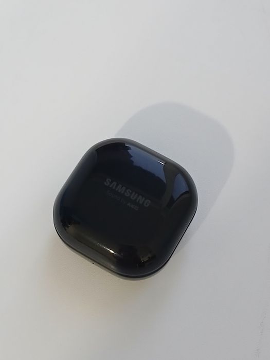 Чехол от Samsung Galaxy Buds Live