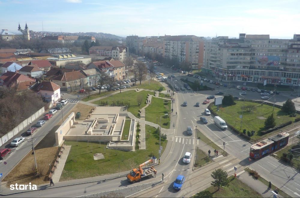 Teren 1 100 mp + 2 case pentru bloc pe Bulevardul Dacia