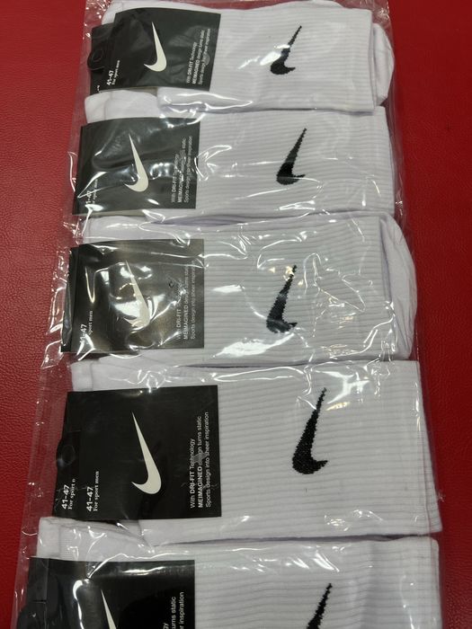 Белые носки Найк