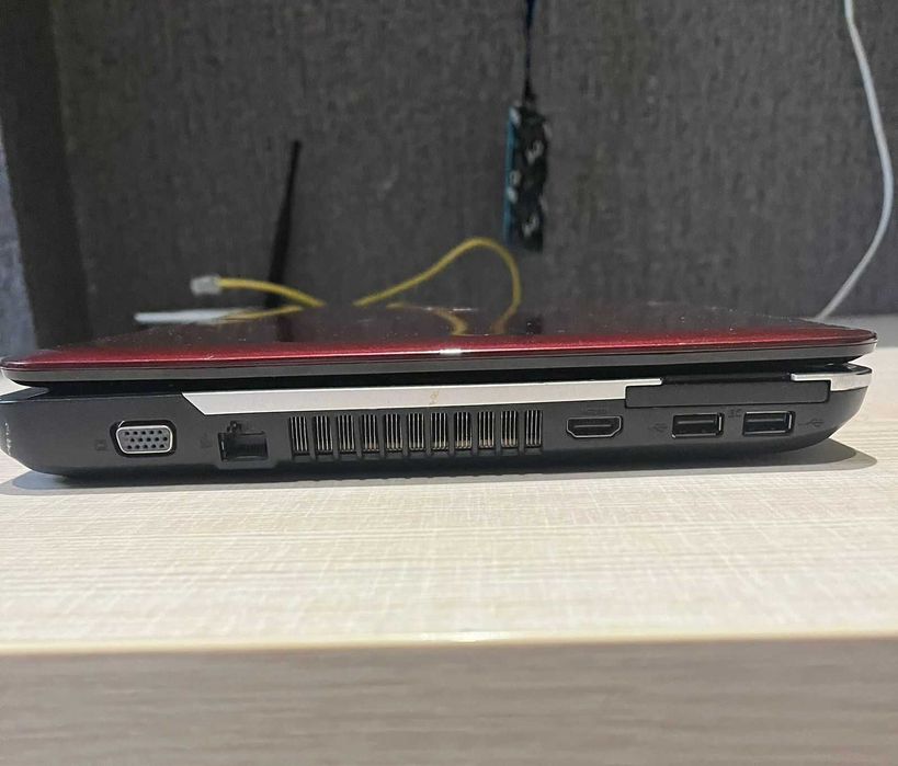 Fujitsu LIFEBOOK AH531